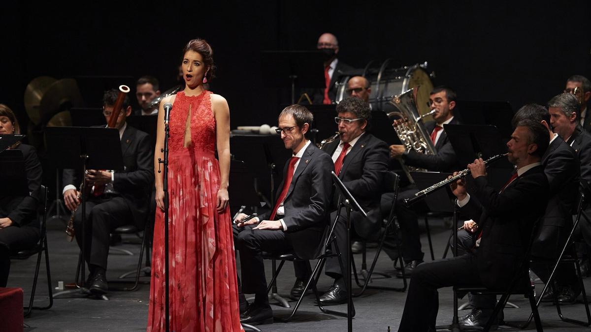 Concierto de Andrea Jiménez junto con La Pamplonesa