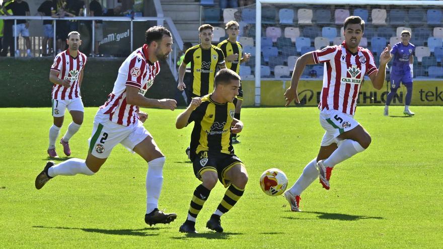 En imágenes: Ekaitz rescata a tiempo el primer punto del Barakaldo