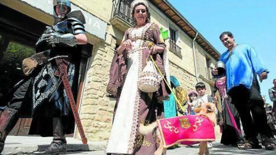 Veinticinco años de esplendor medieval en olite
