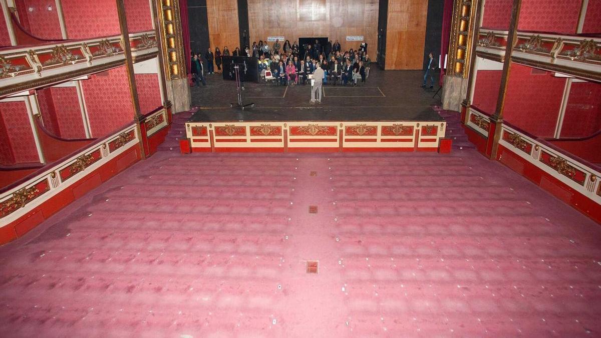 El patio de butacas del Principal ya sin las sillas