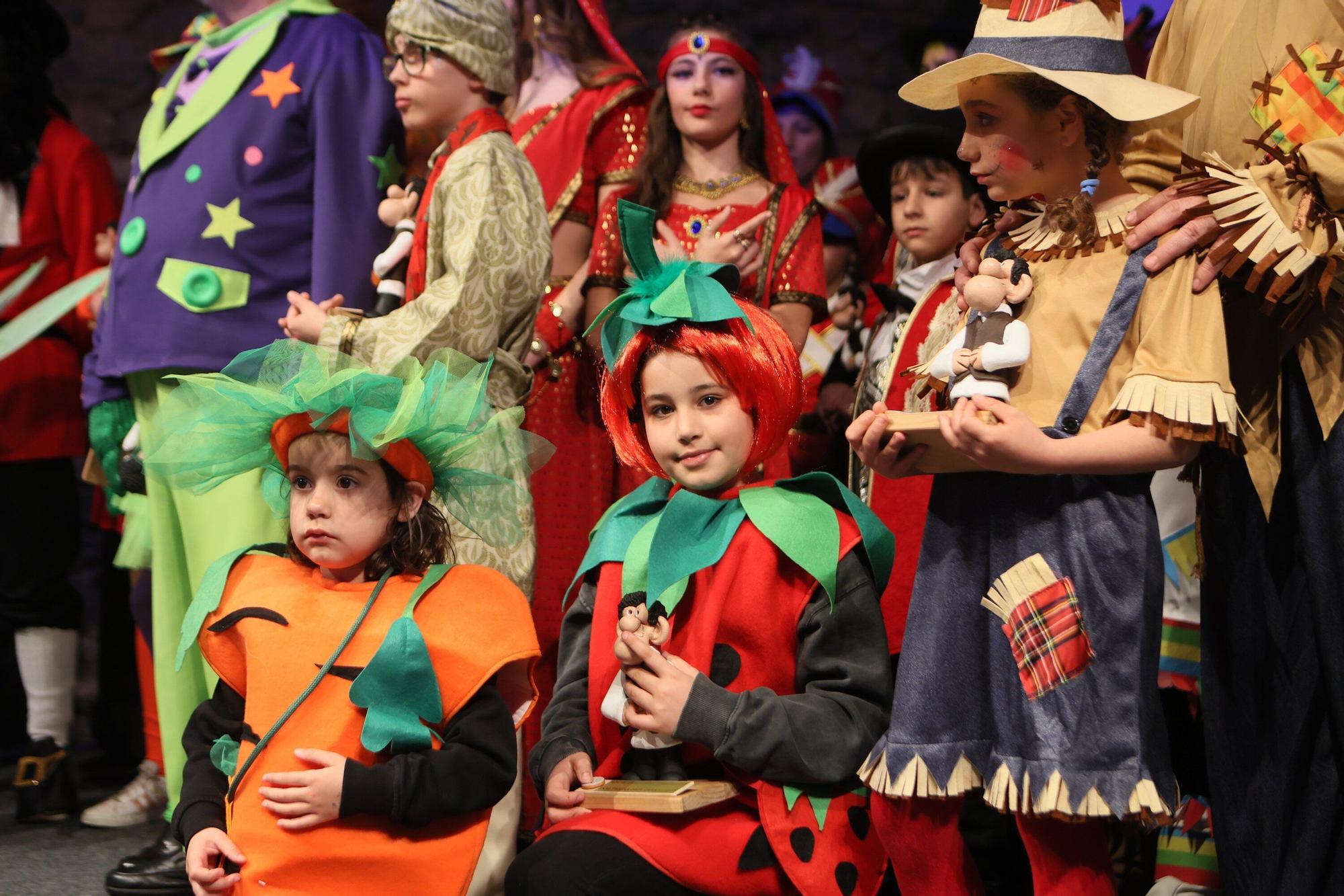 En imágenes: Presentación de Carnaval de las comparsas en el Palacio Villa Suso