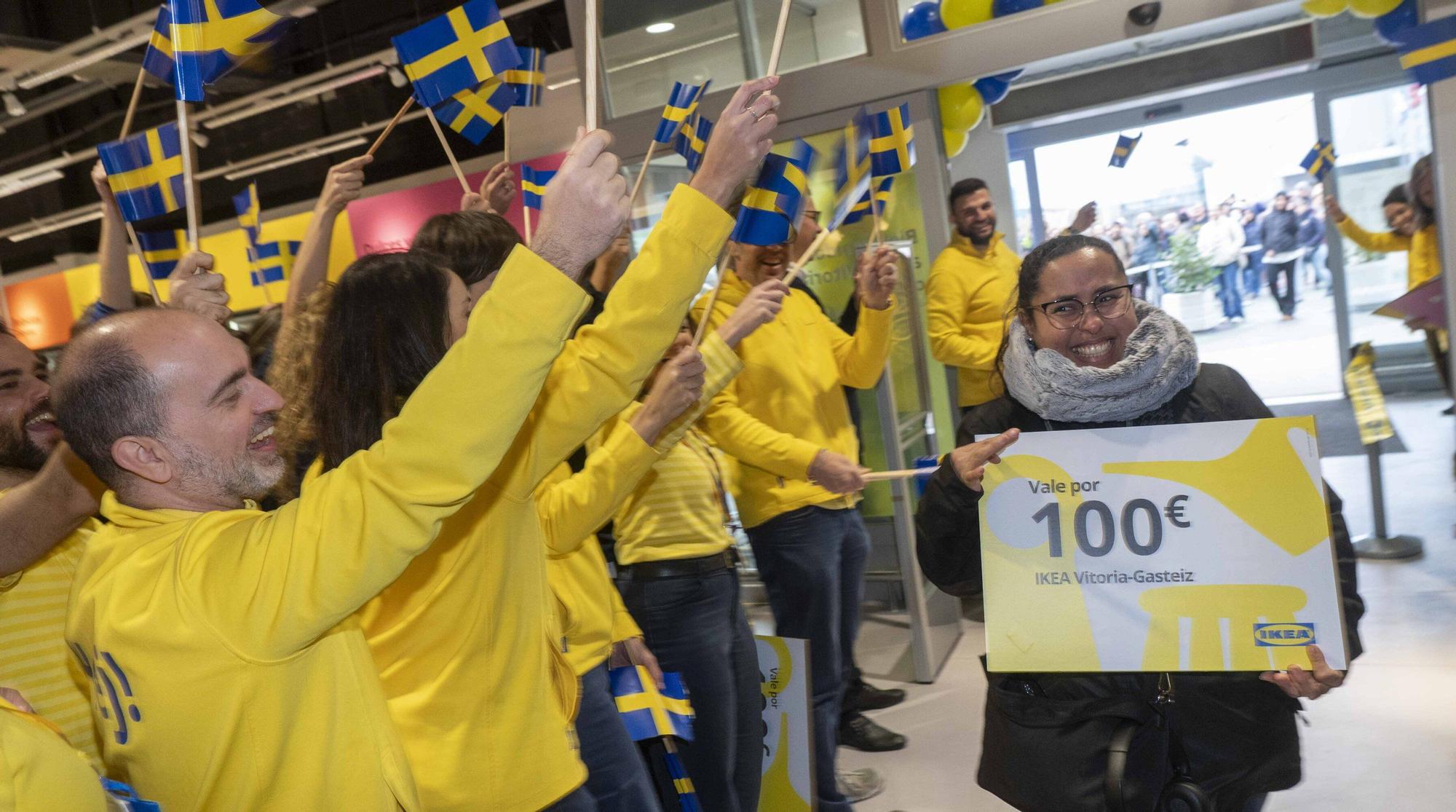 Fotos de la inauguración de la nueva tienda de Ikea en Vitoria