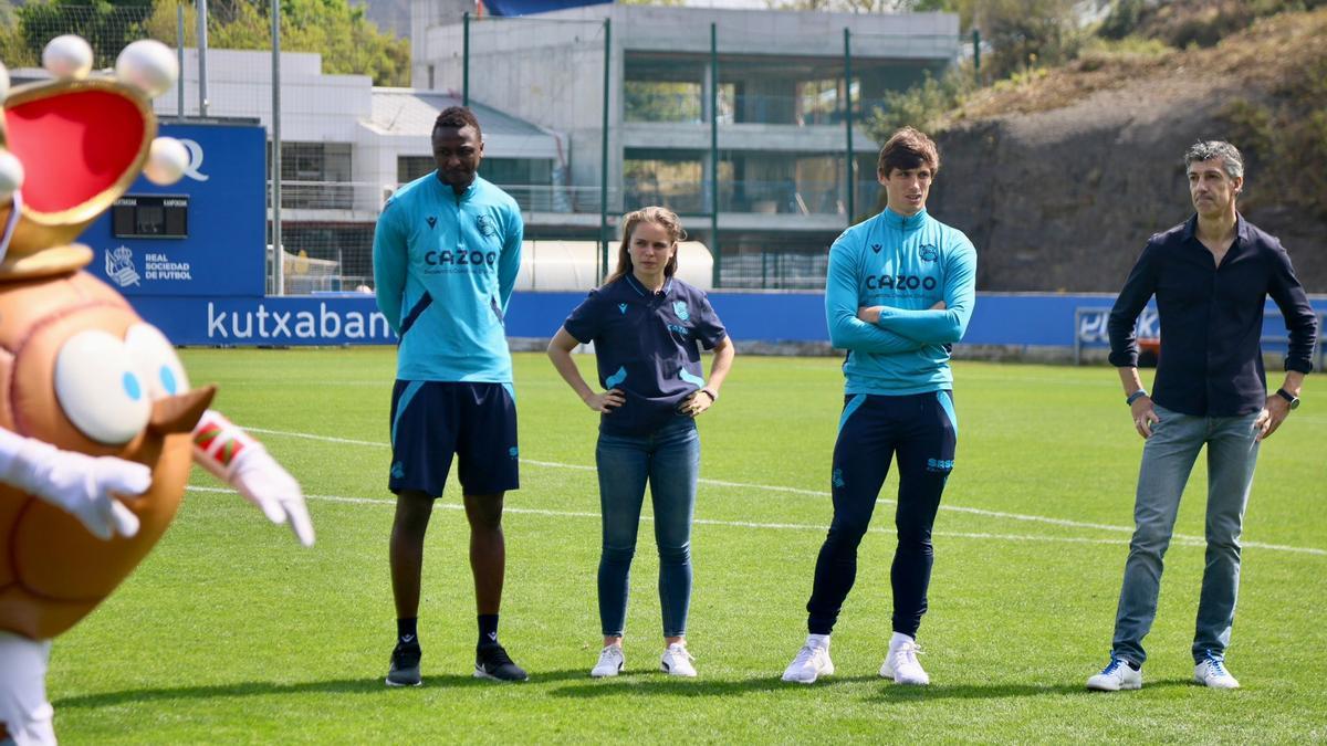El técnico de la primera plantilla, Imanol, y los jugadores Le Normand, Sadiq y Cecilia, han presenciado las finales en Zubieta.