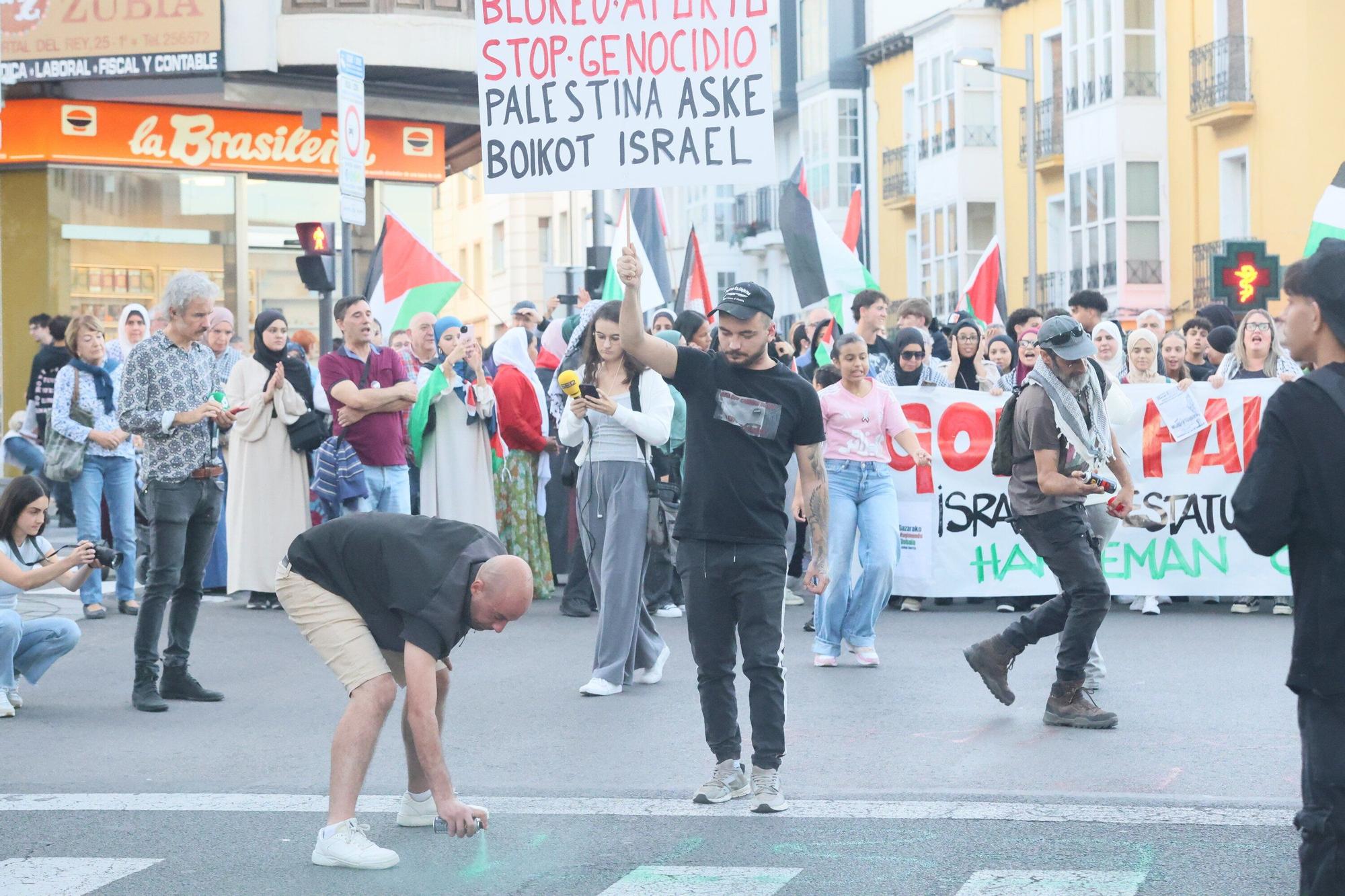 En imágenes: Vitoria protesta contra el genocidio en Gaza
