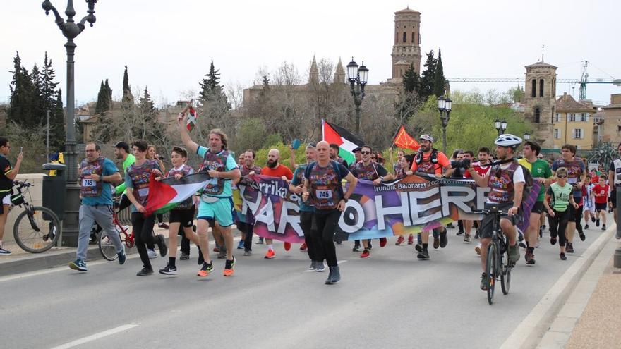 Apoyo mayoritario y ambiente de fiesta al paso de Korrika en la Ribera