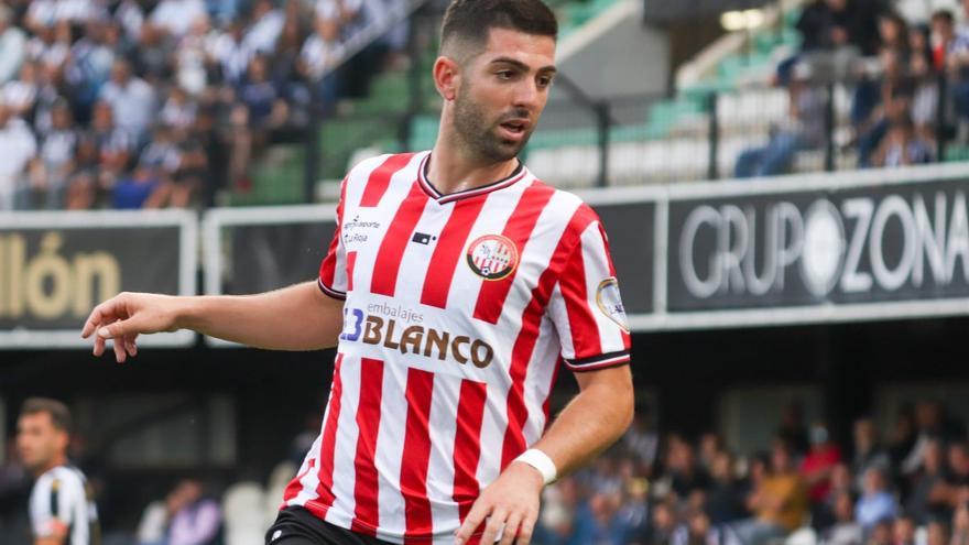 Iker Unzueta, jugador de la SD Logroñés y ex del Amorebieta: “Me dicen  que no les meta goles”