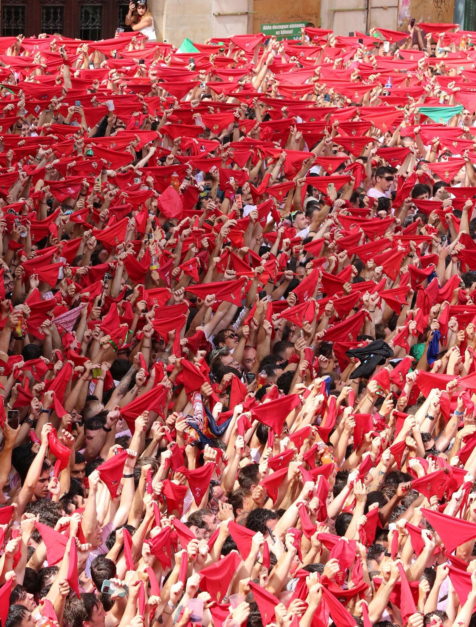 Fotos del  Chupinazo de San Fermín 2025 en Pamplona: ¡La fiesta más internacional se enciende con un grito solidario por Palestina!