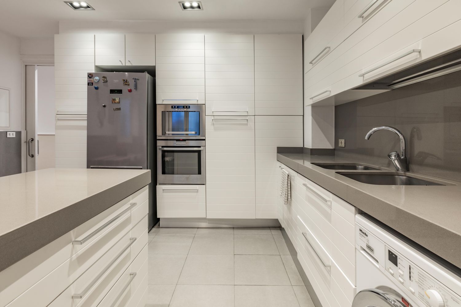 Magnífica propiedad en venta ubicada en un edificio señorial, situada en una de las zonas más elegantes del céntrico barrio de Gros