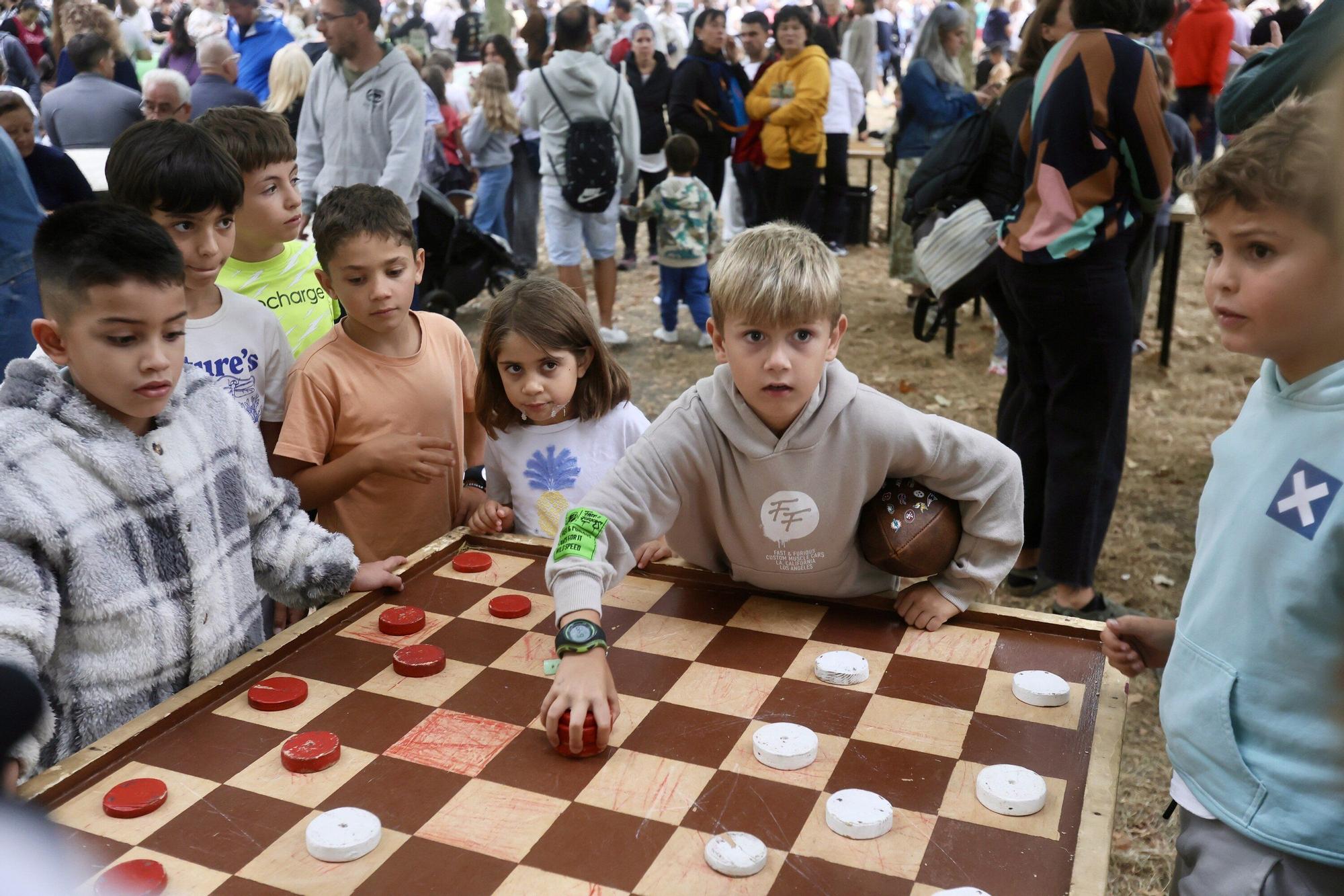 En imágenes: Las campas de Olarizu se llenan de fiesta