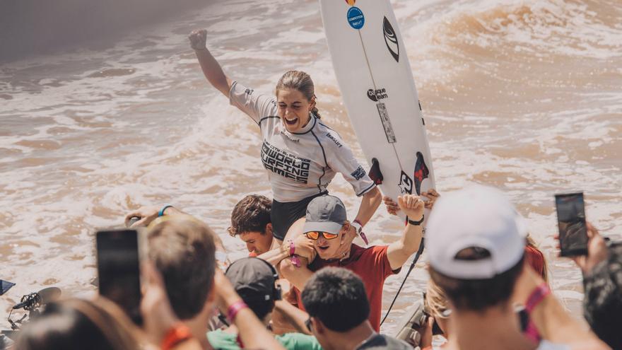 Janire Gonzalez Etxabarri, campeona del mundo de surf