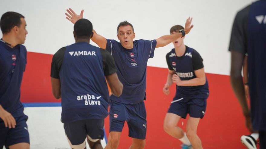 Intensidad a todo volumen en los entrenamientos del Baskonia con Galbiati