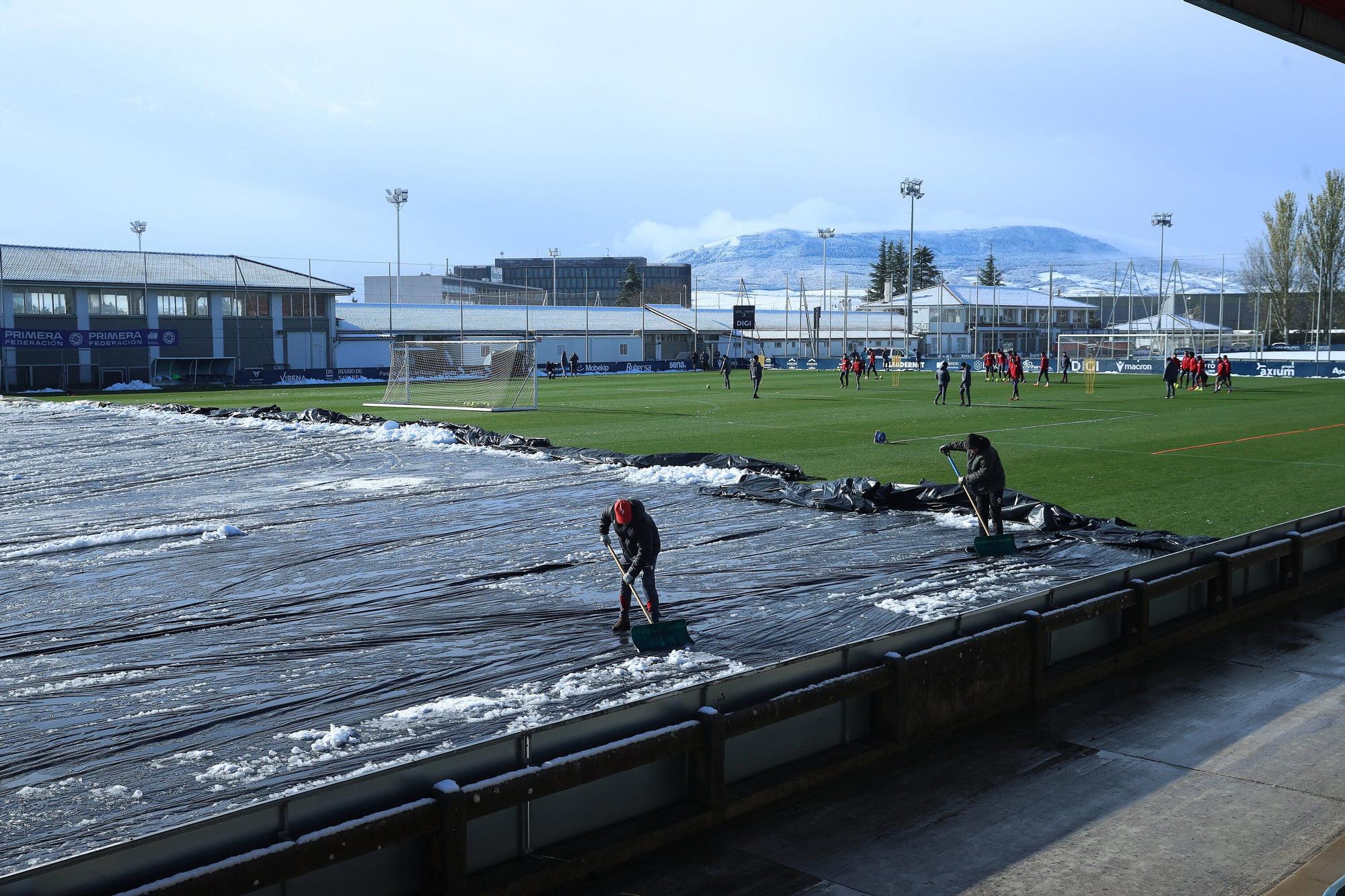 Fotos del entrenamiento de Osasuna (viernes 21 de noviembre de 2025)