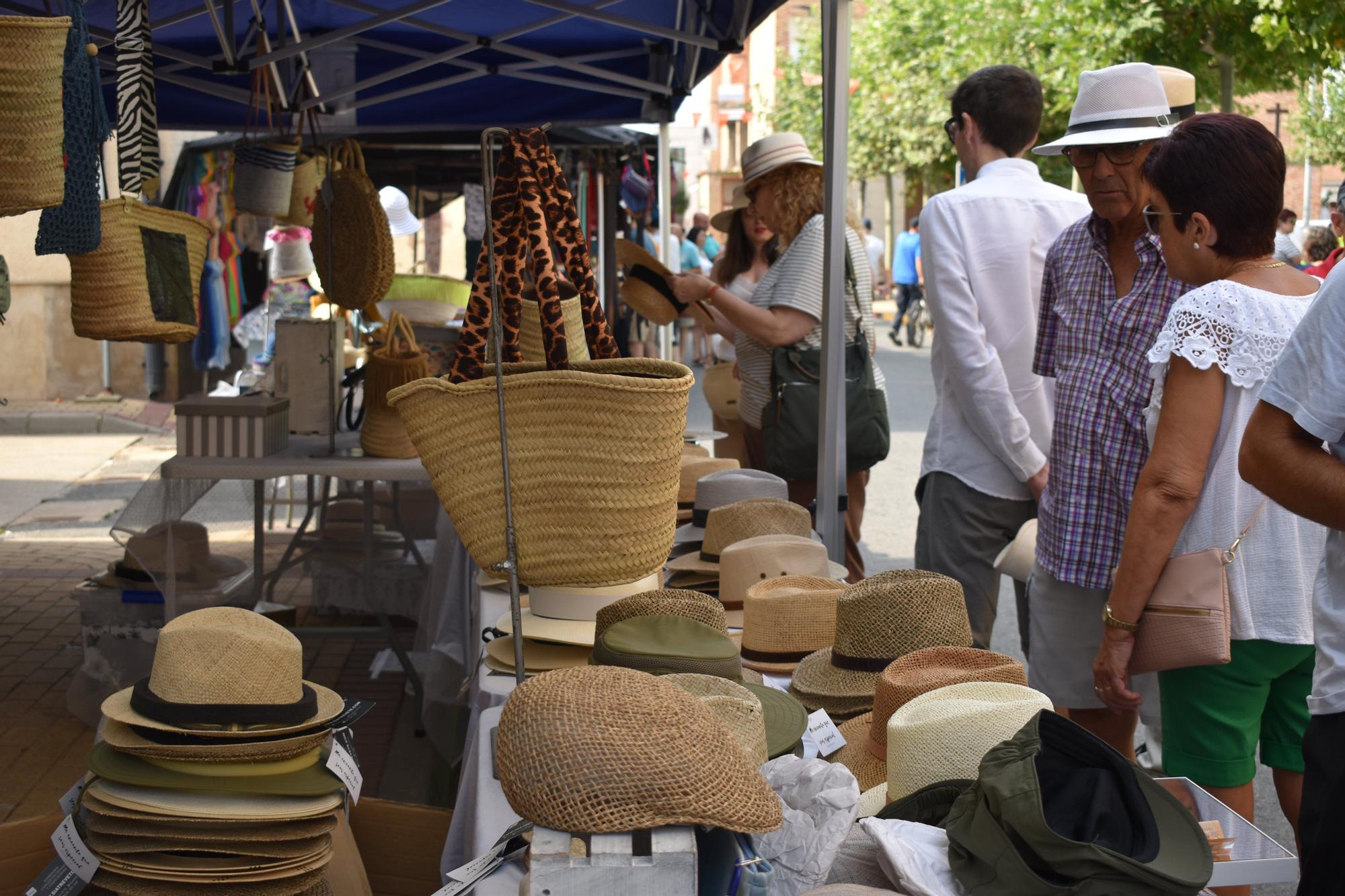 Fotos | Más fruta y más puntos de venta en la Feria del Melocotón de Sartaguda