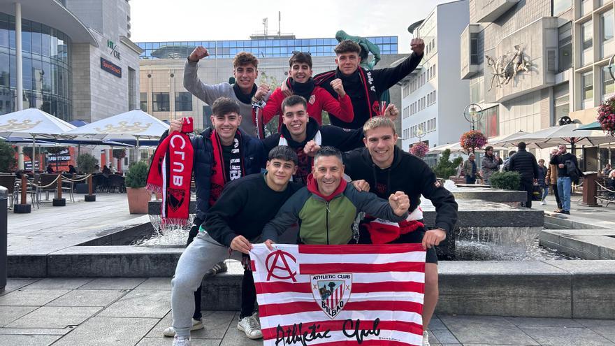 De Galdakao a Dortmund: 1.475 kilómetros en furgoneta por una pasión