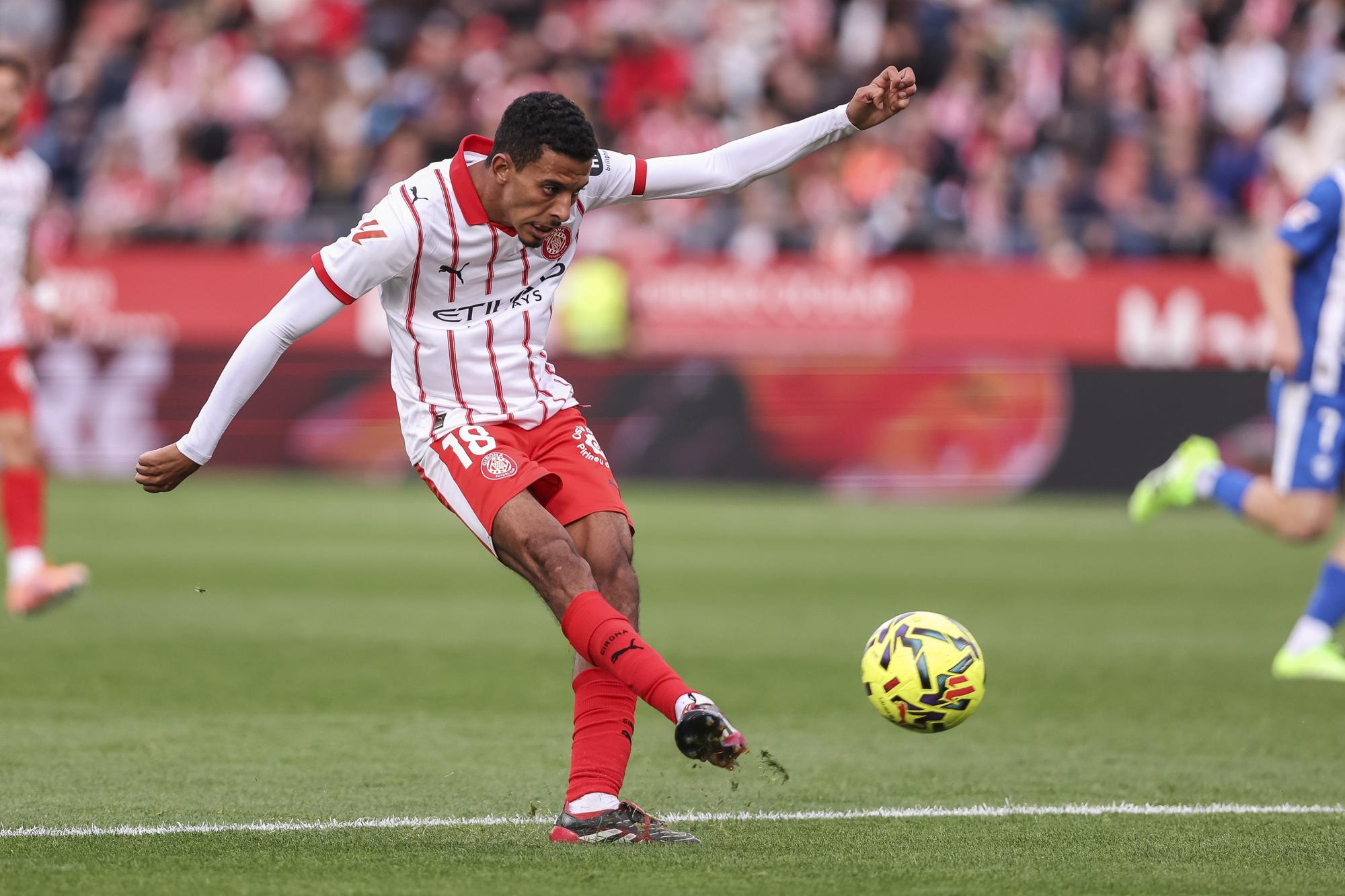 En imágenes: Todas las fotos del Girona FC - Alavés en el estadio Montilivi