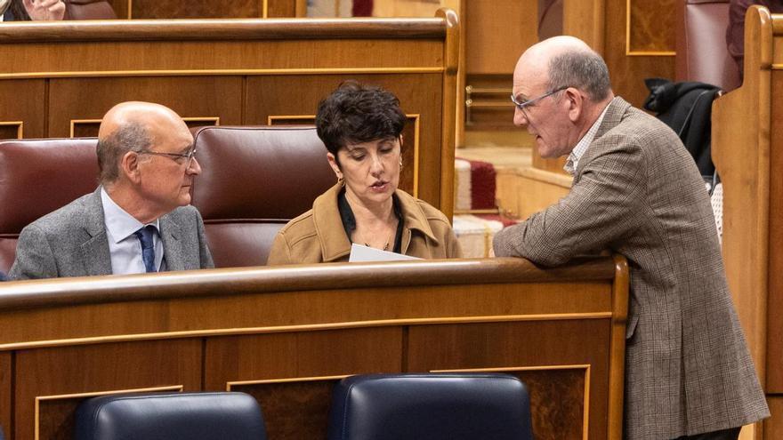 El PSOE no quiere derogar el recurso previo a los estatutos pero permite el debate de la propuesta del PNV