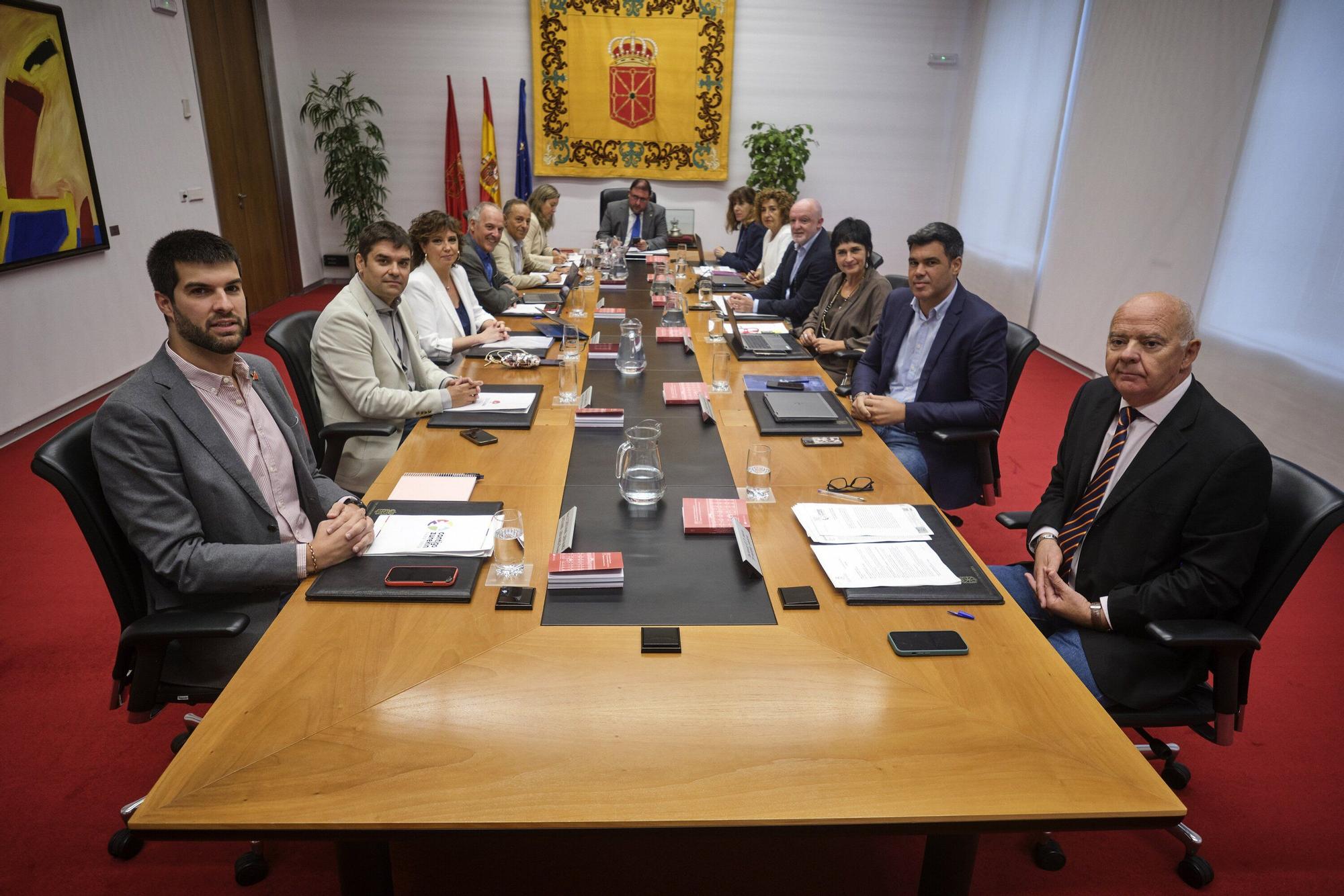 Fotos de la Mesa y Junta de Portavoces del Parlamento de Navarra (01/09/2025)