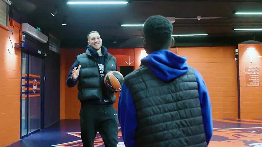 El sueño de un joven vitoriano se hace realidad en el Buesa Arena