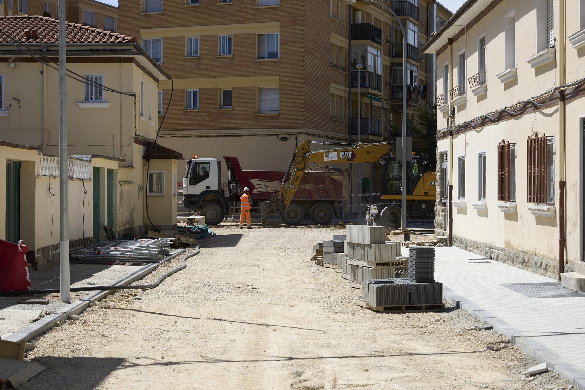 Fotos de las obras en Pamplona, que no descansa ni en verano