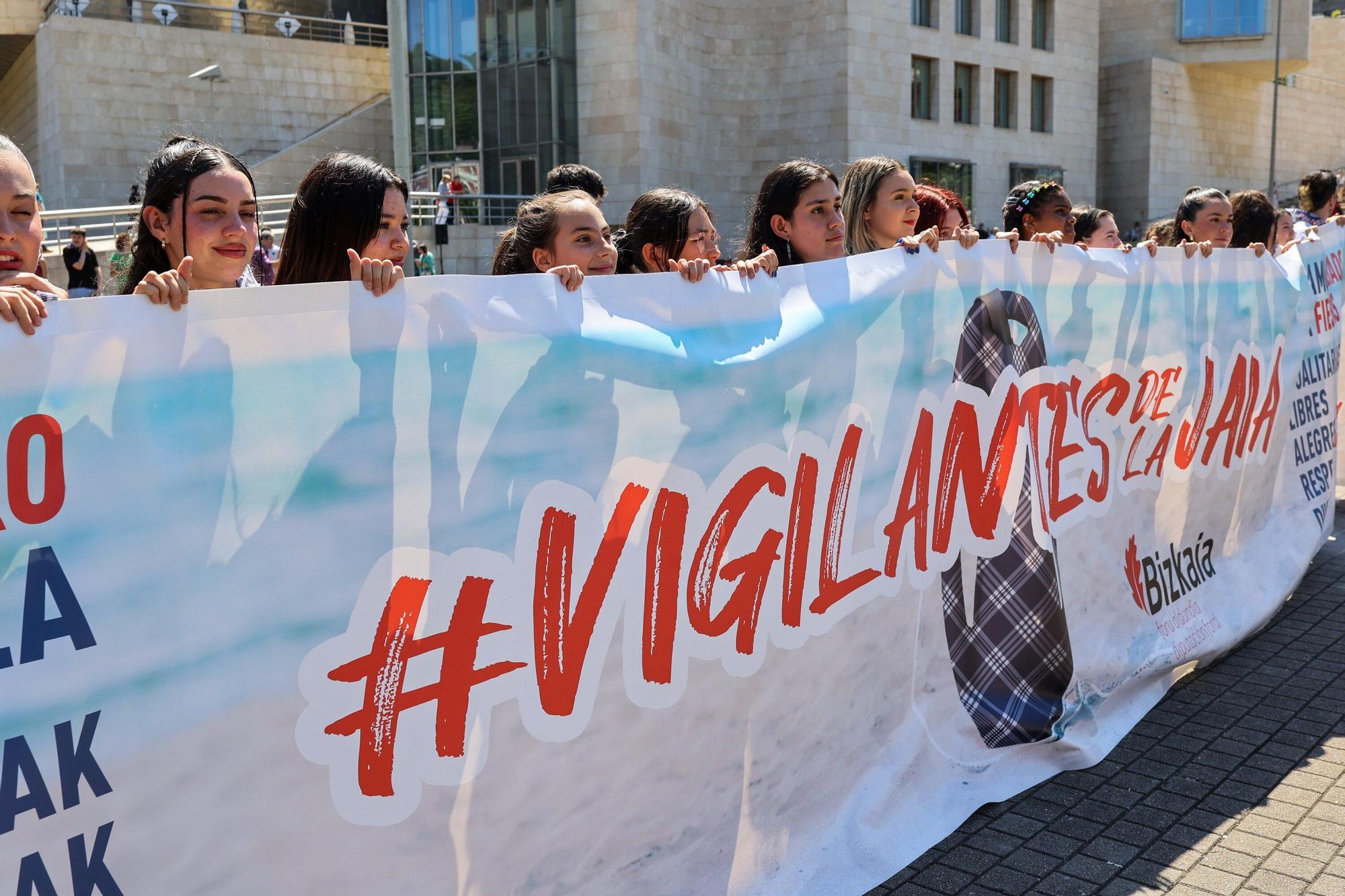 En Imágenes: Vigilantes de la Jaia. Nueva campaña contra las agresiones sexuales en fiestas en Bizkaia