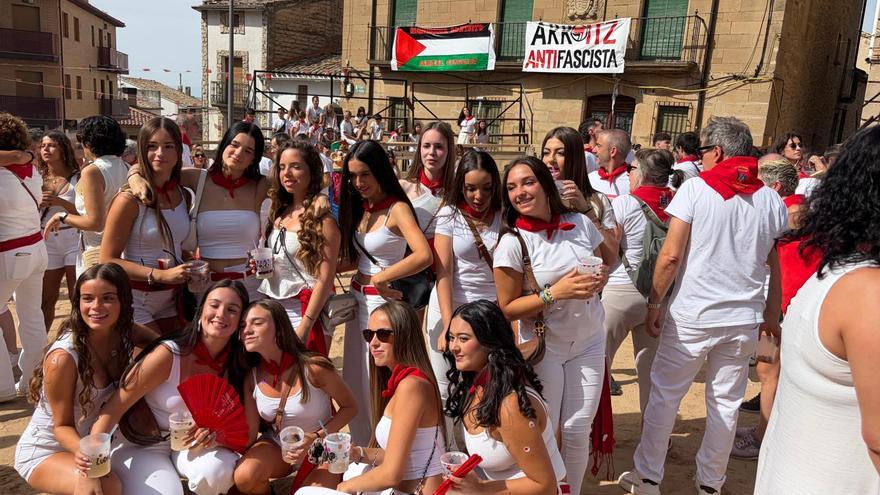 El Zarramonza arranca con pólvora las fiestas de Arróniz