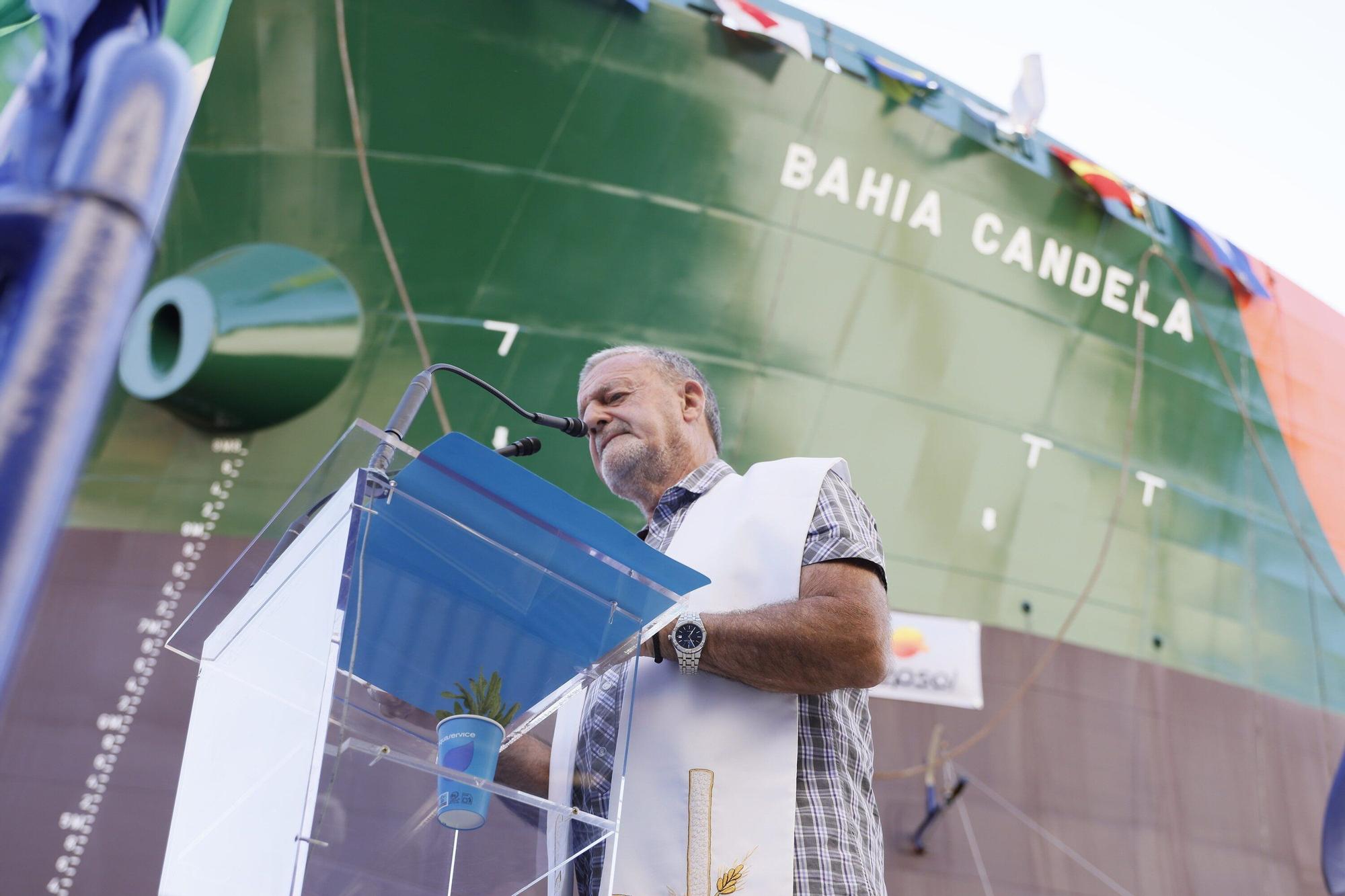 En imágenes: Murueta bota en Erandio un barco de transporte de combustible