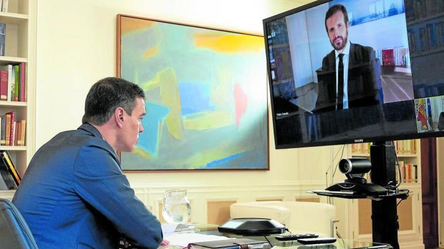 Sánchez aparca la mesa por la reconstrucción e improvisa una comisión parlamentaria