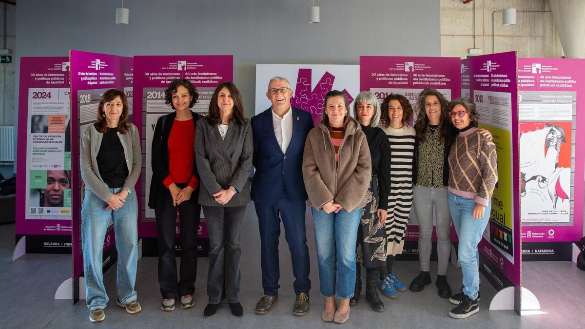 Taberna y Abad, con miembros del INAI y de la Cátedra de Estudios de Género de la UPNA.