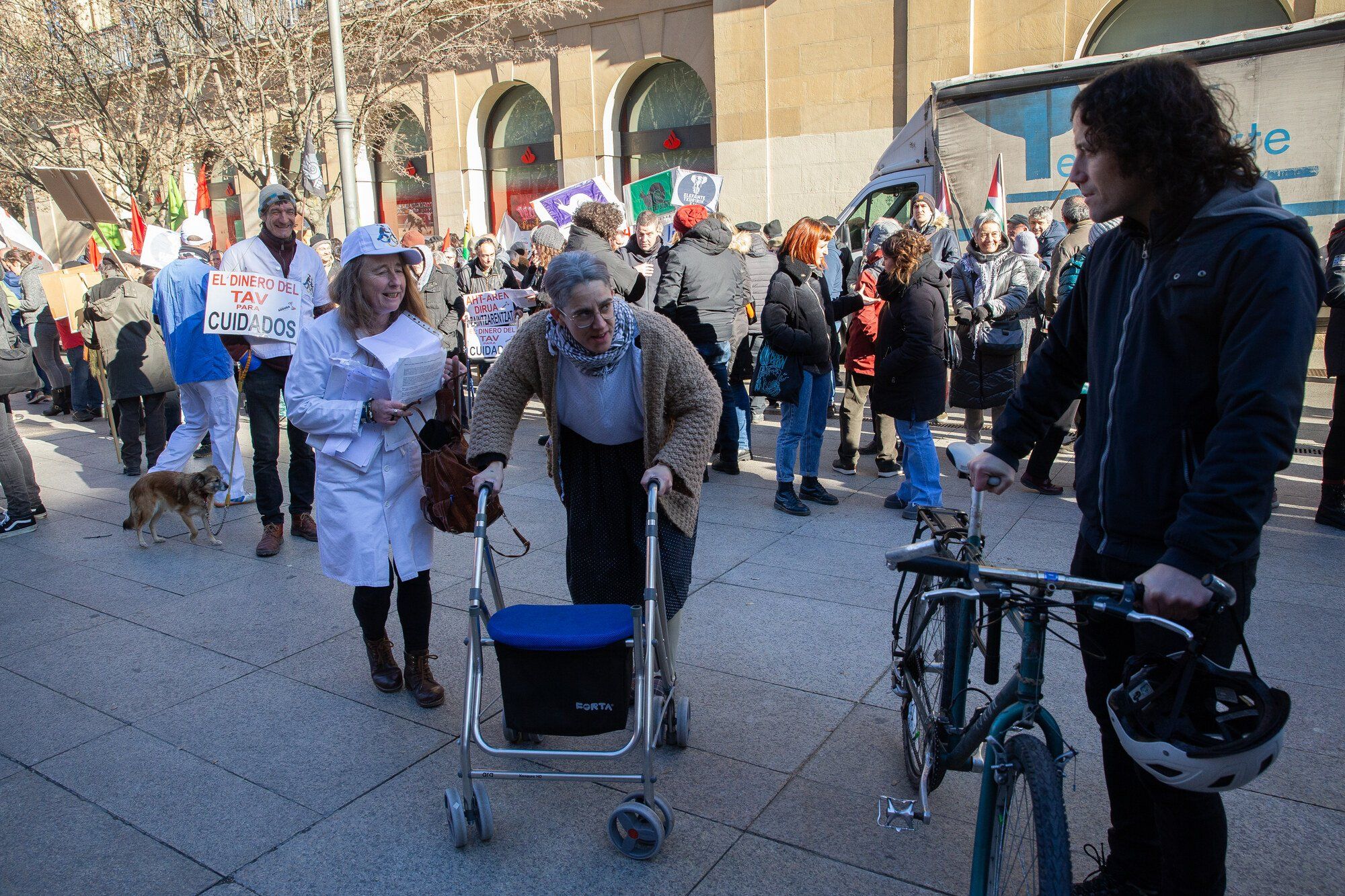 Manifestación en Pamplona contra el TAV y por un tren social