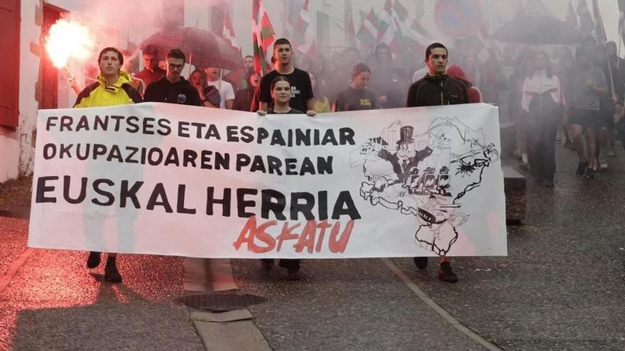 Cuatro independentistas del colectivo U14, detenidos en Iparralde