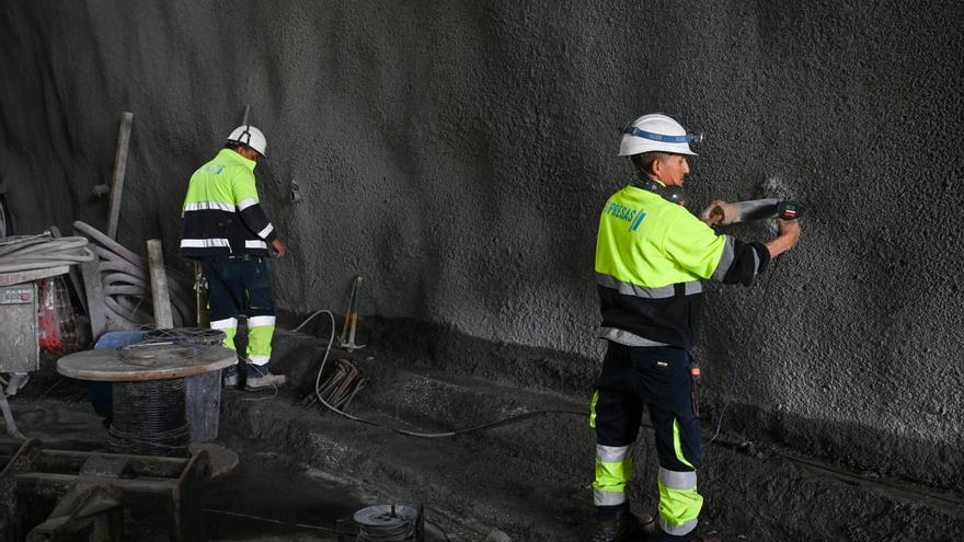 Así se trabaja en el túnel de Artxanda: dos equipos simultáneos las 24 horas del día