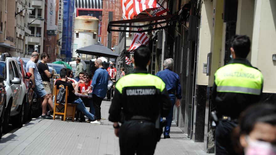 Detenido por grabar en un baño de un bar de Licenciado Poza