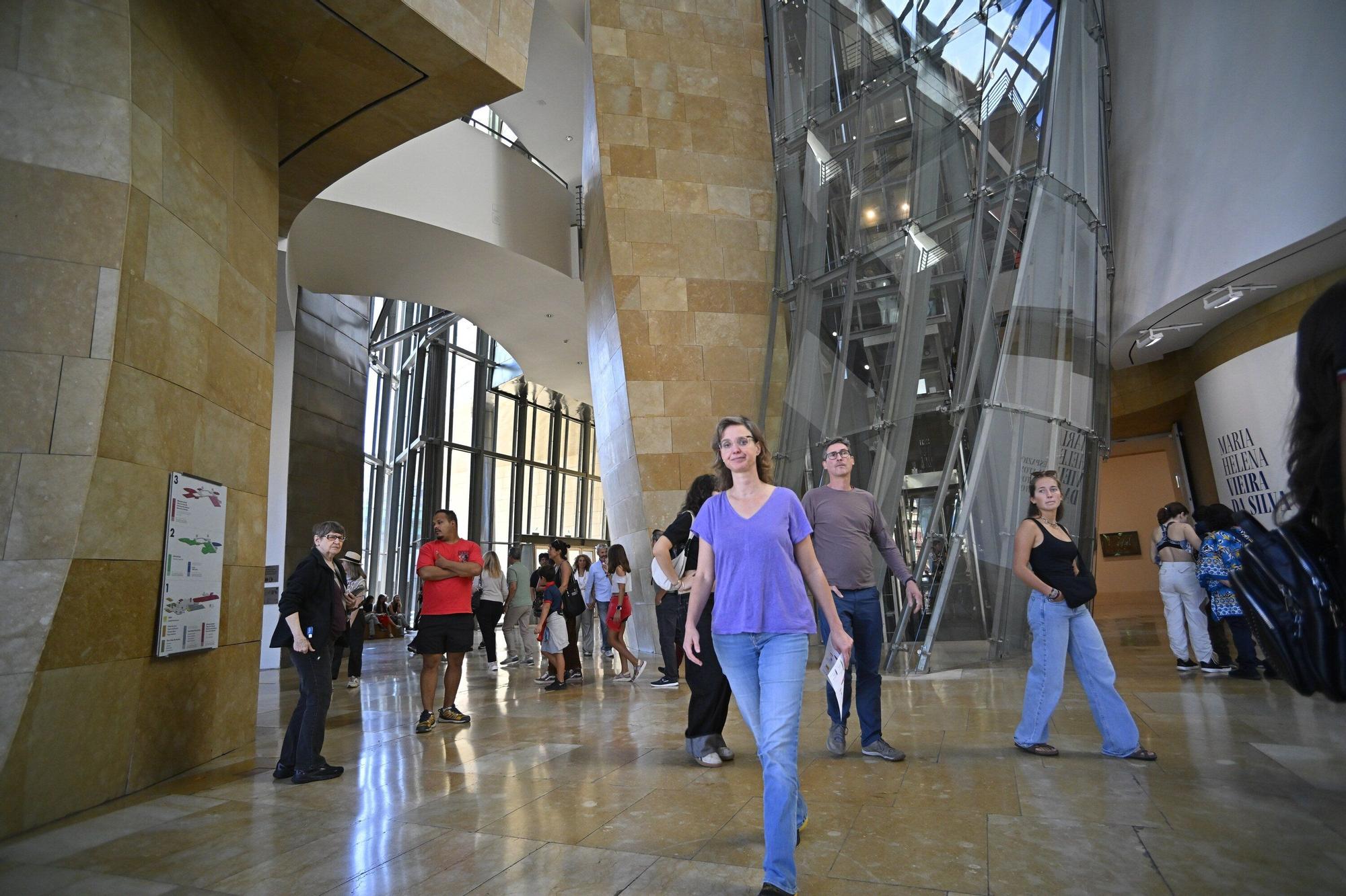 El Museo Guggenheim acoge a miles de visitantes en su 28º cumpleaños