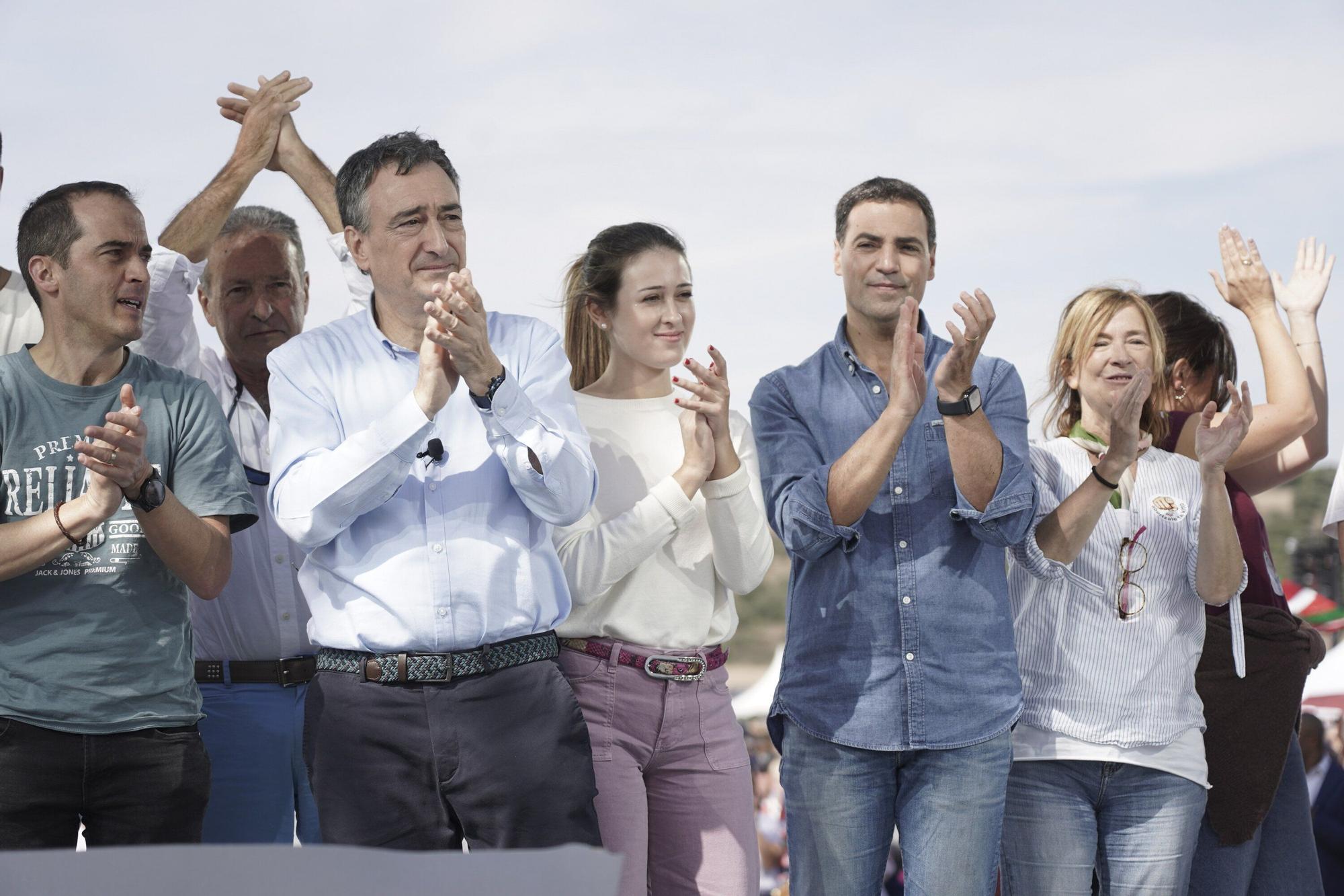 En imágenes: El Alderdi Eguna reúne a miles de jeltzales en un ambiente festivo