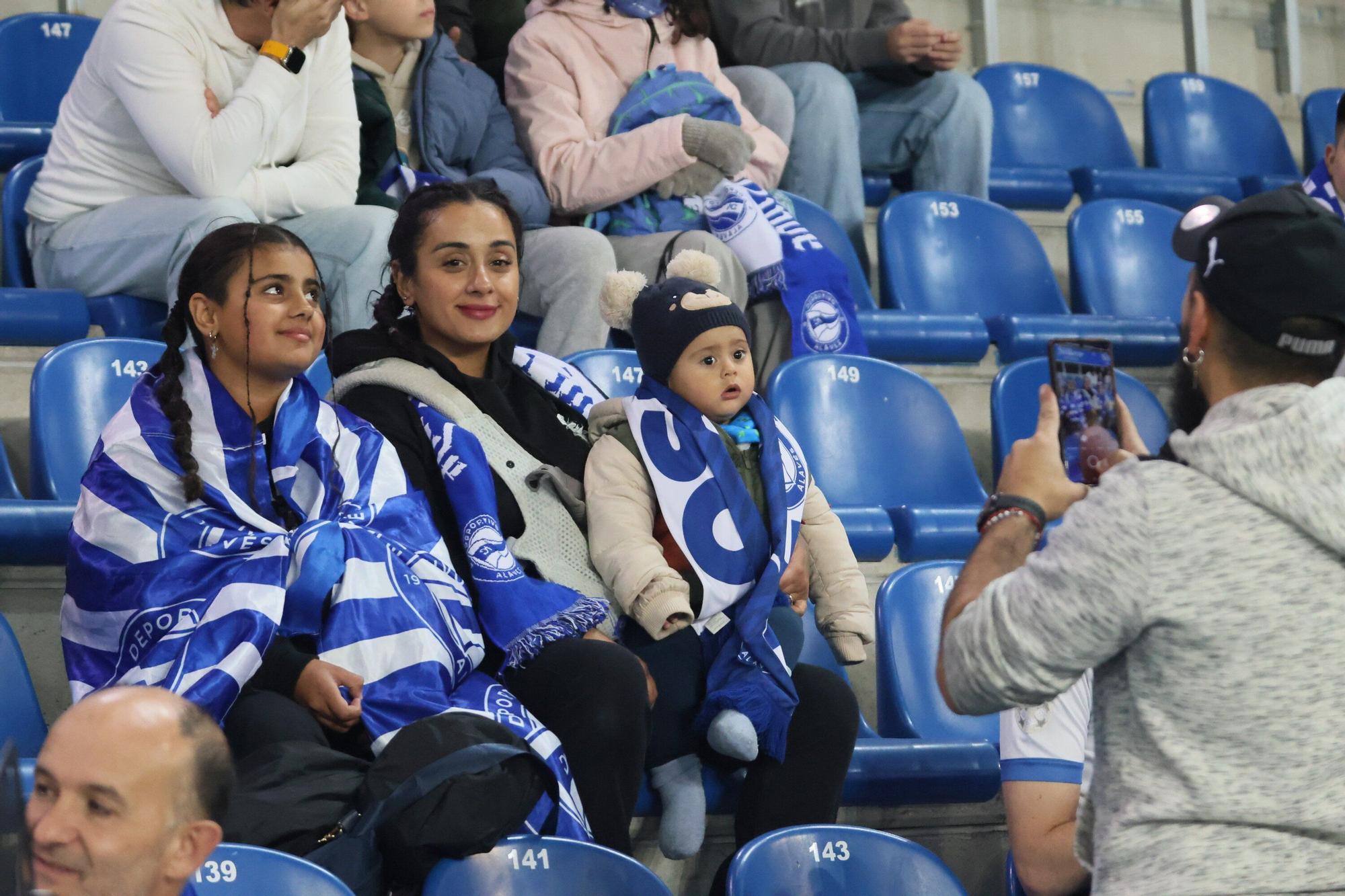 En imágenes: Ambientazo en el Alavés - Valencia (¡Búscate en las fotos!)