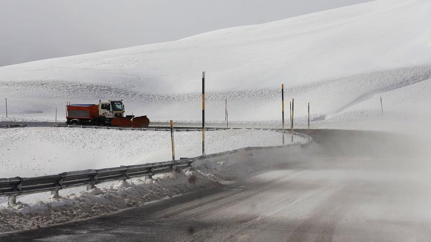 Nieve en las cumbres de Navarra en una jornada de fuertes contrastes térmicos