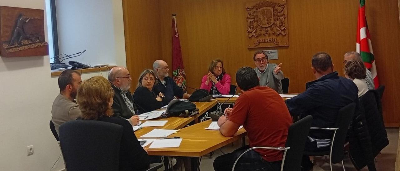 Vídeo: tensa bronca en el pleno del Ayuntamiento de Sopuerta