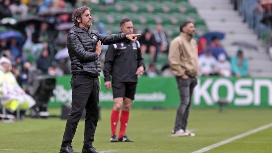 Sánchez Flores: "No siendo superiores al rival, nos llevamos un punto"