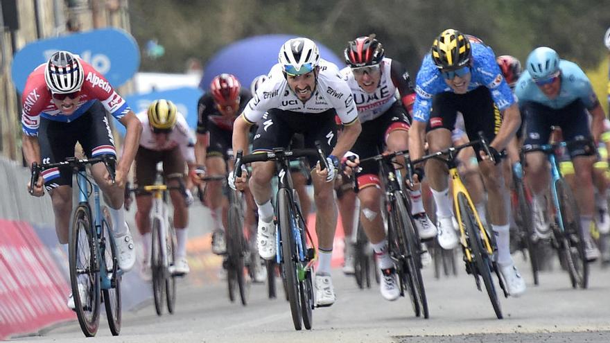 Van der Poel, Alaphilippe, actual campeón del Mundo, Van Aert y Pogacar se miden en un esprint de la Tirreno-Adirático.