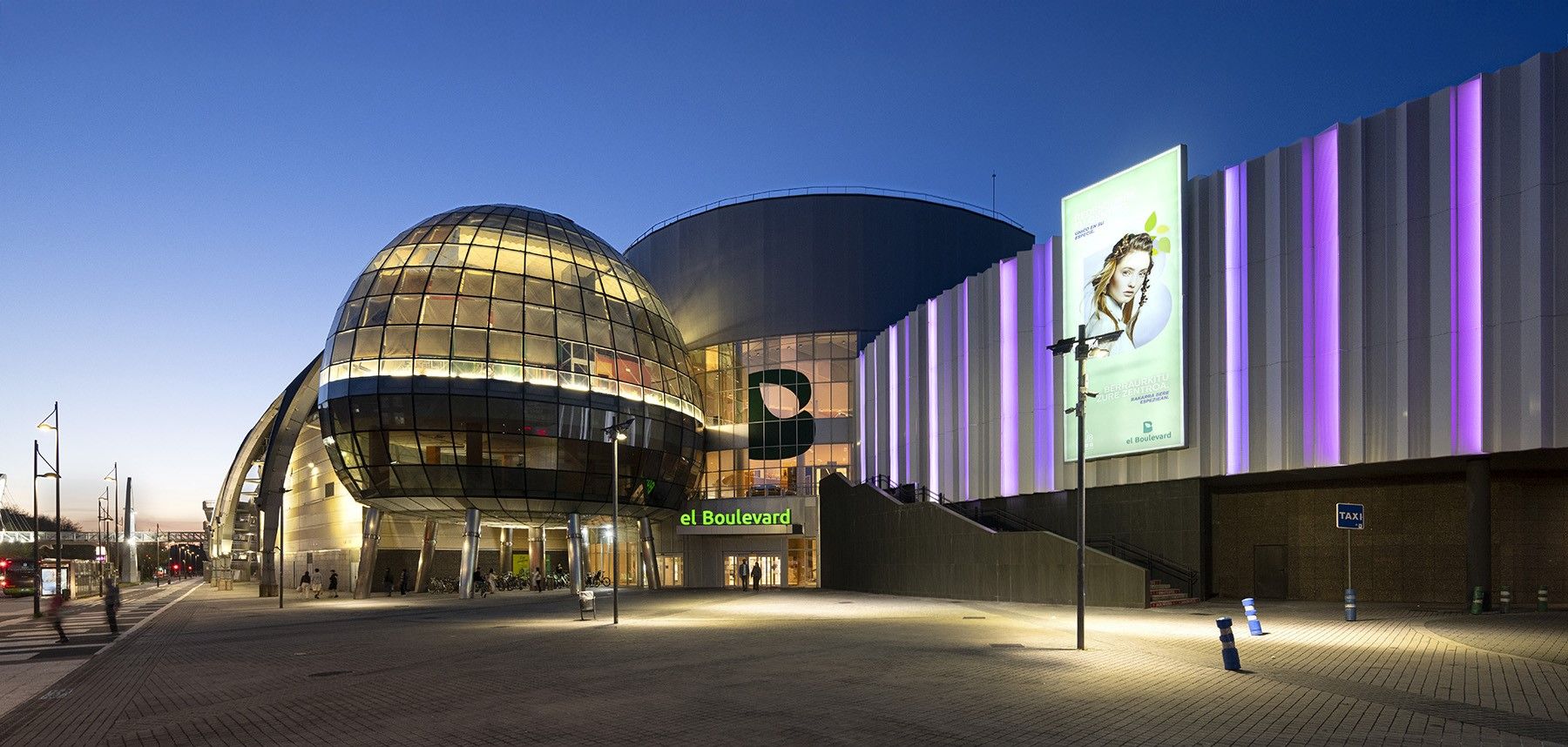 Algunas imáganes del renovado centro comercial El Boulevar