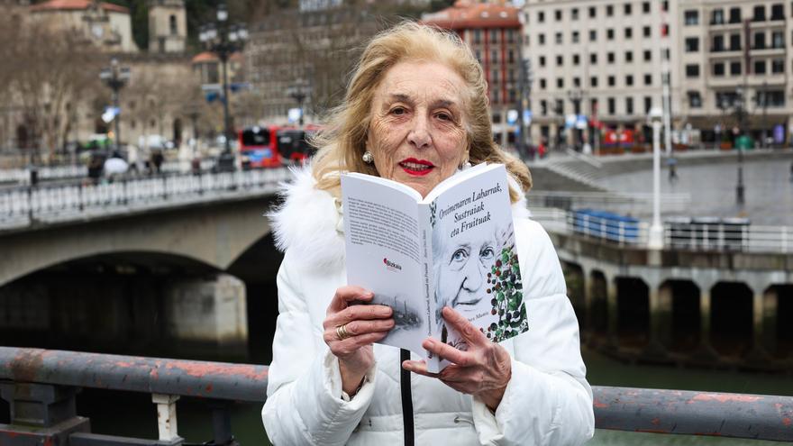 “Hay que arriesgarse a penetrar en el mundo vivido, sufrido y manifestado de forma ejemplar por las mujeres”