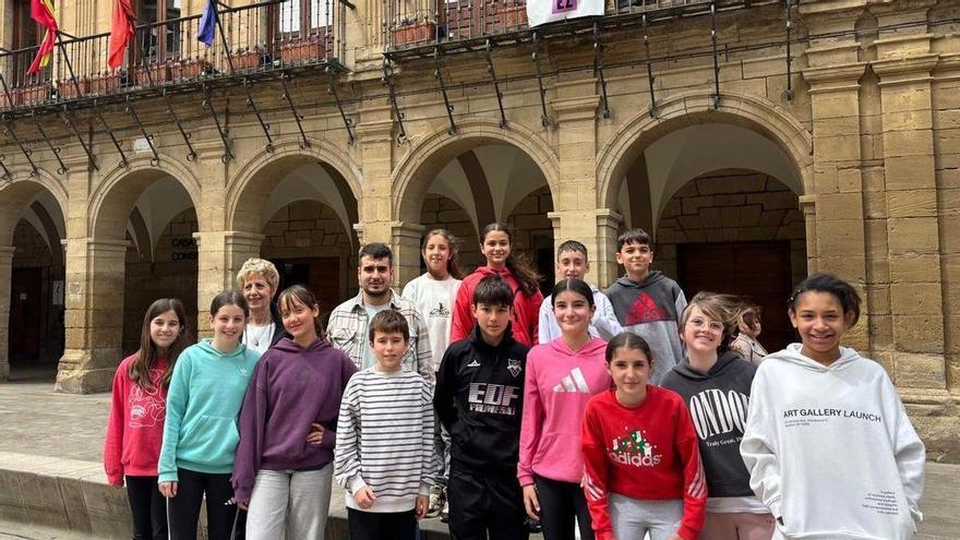 Viana presenta a su nueva corporación infantil