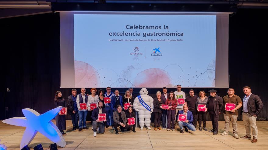 Un total de 25 restaurantes guipuzcoanos reciben la placa de la Guía Michelin