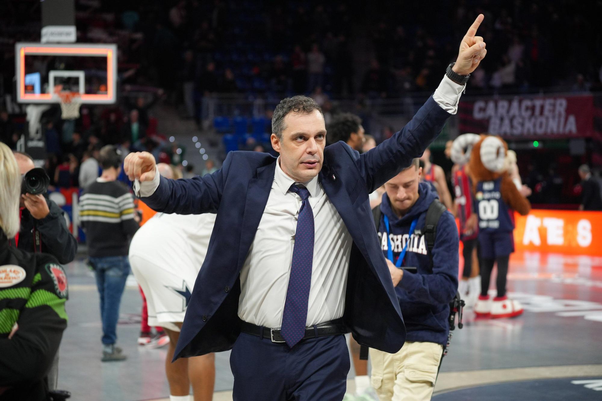 En imágenes: Baskonia se impone a Armani Milan con solvencia