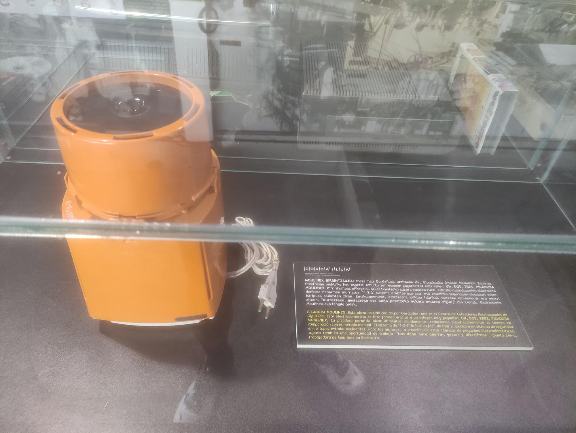 Exposición de objetos de hace unas décadas, en Legazpi