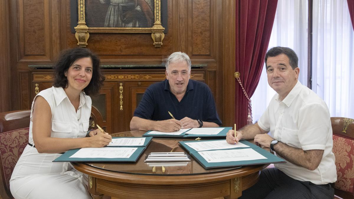 Firma del convenio.