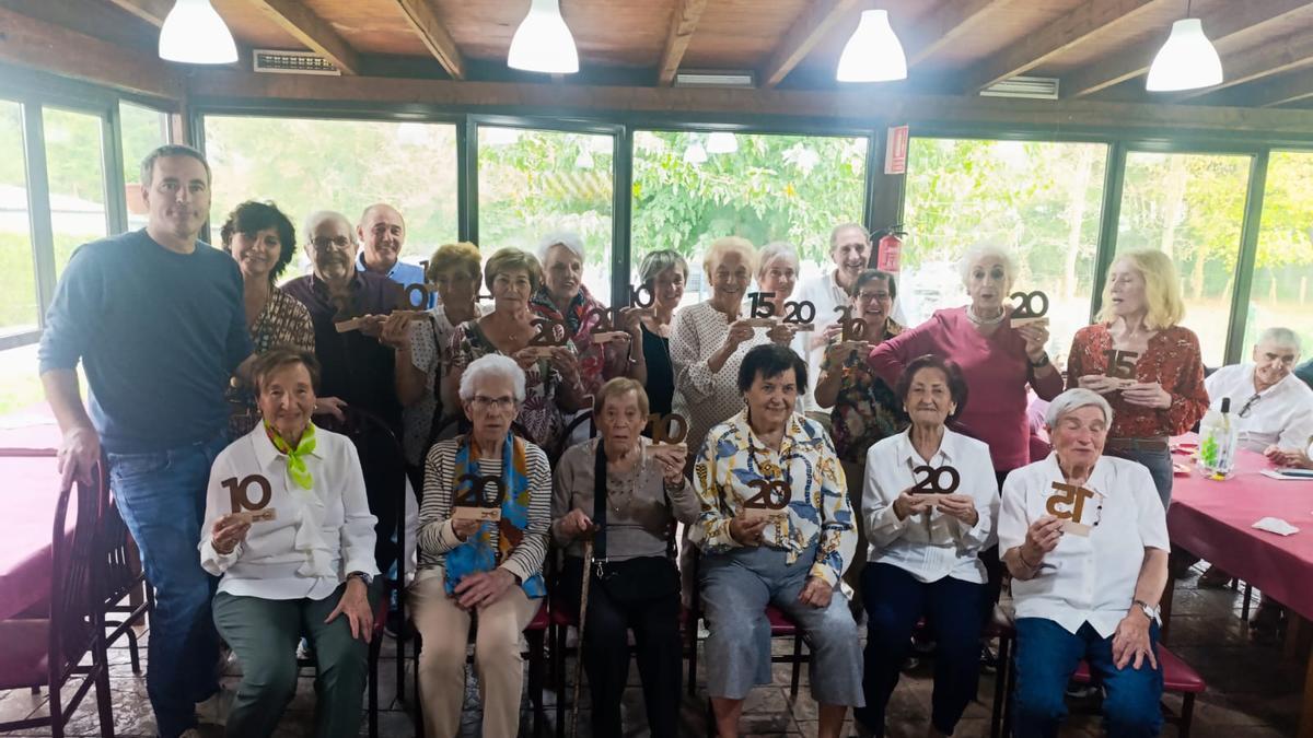 Celebración de Nagusilan con personas que viven en soledad.