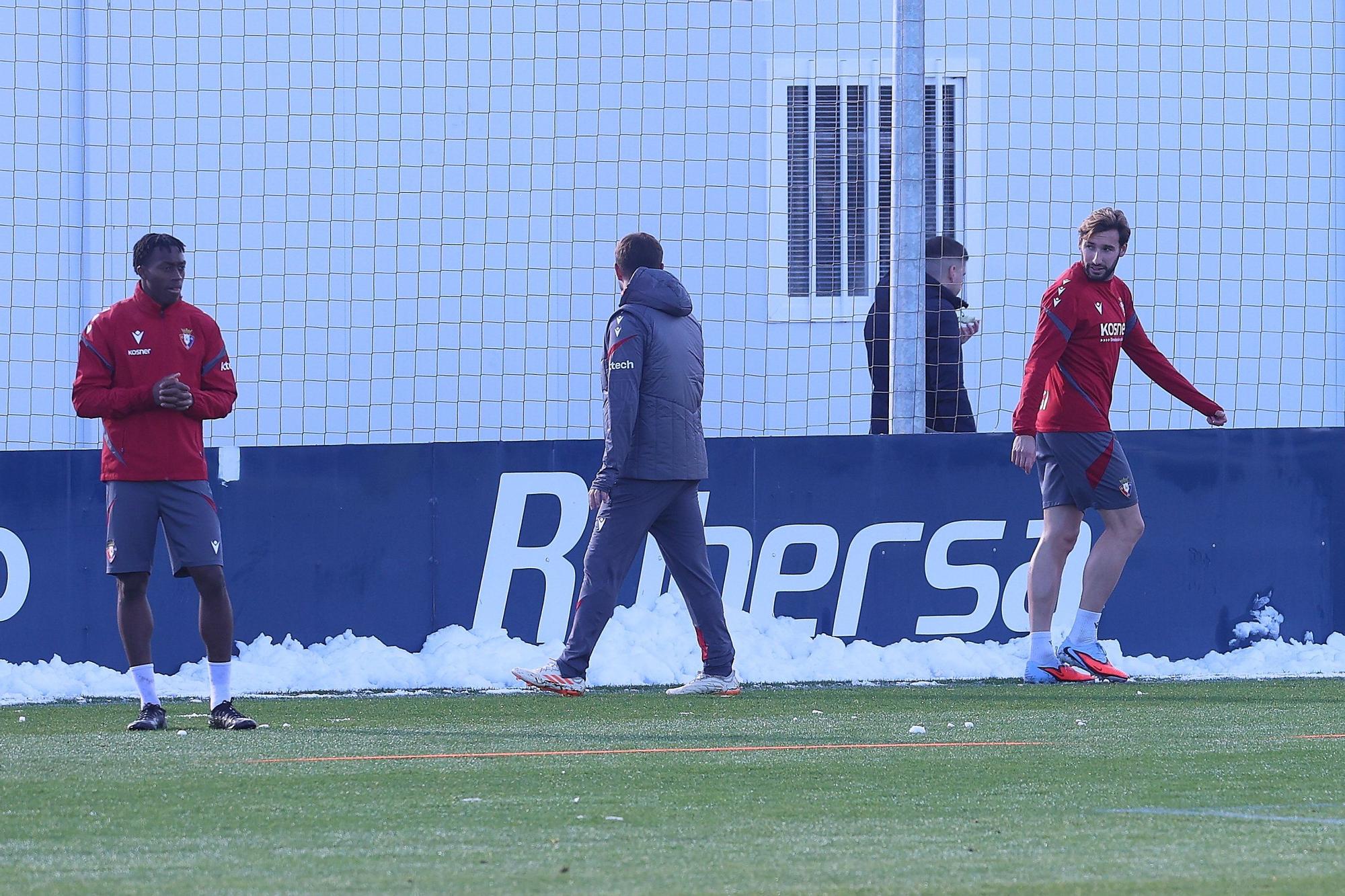 Fotos del entrenamiento de Osasuna (viernes 21 de noviembre de 2025)