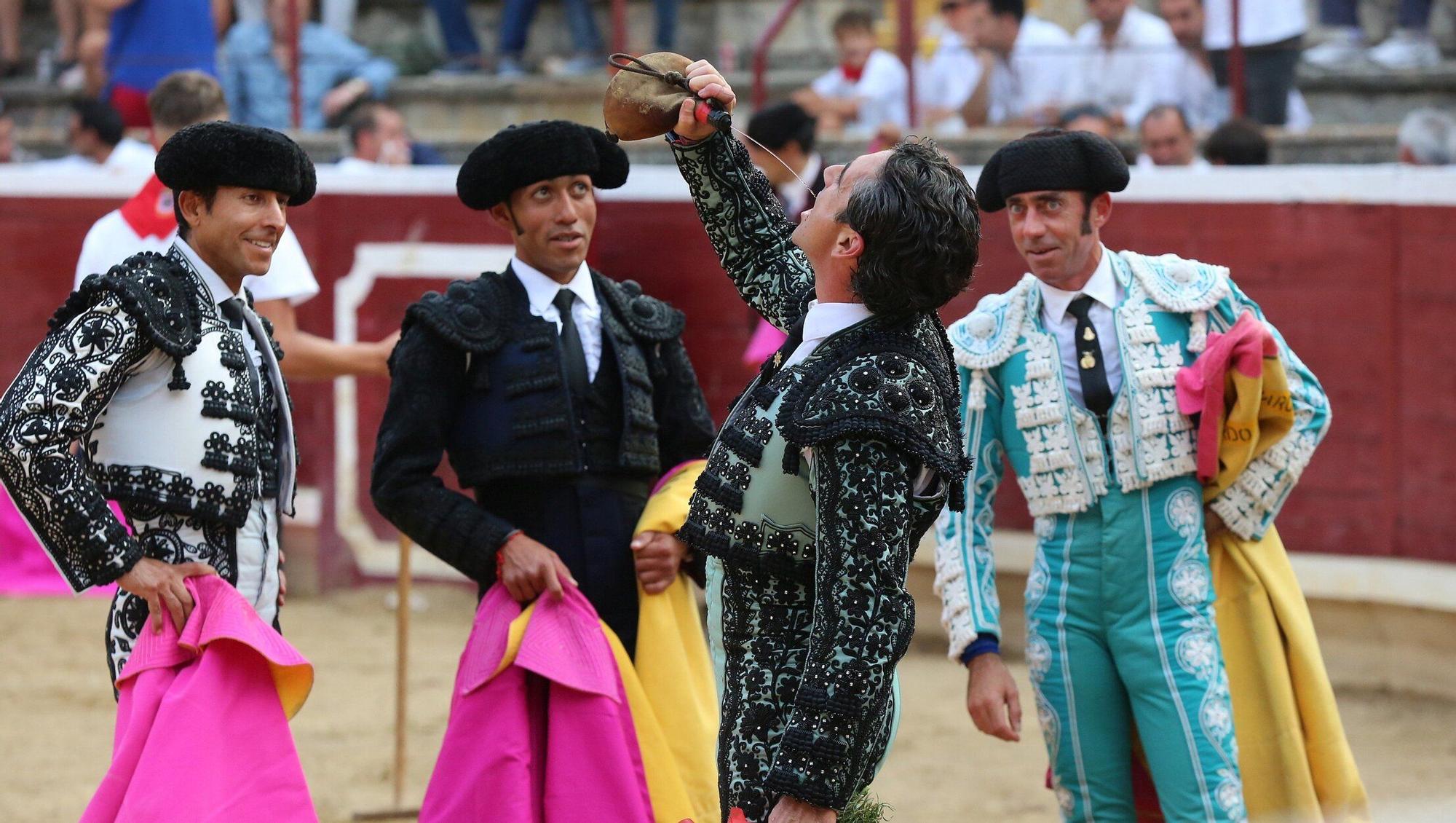 Fotos de la tercera corrida de toros de fiestas de Tafalla