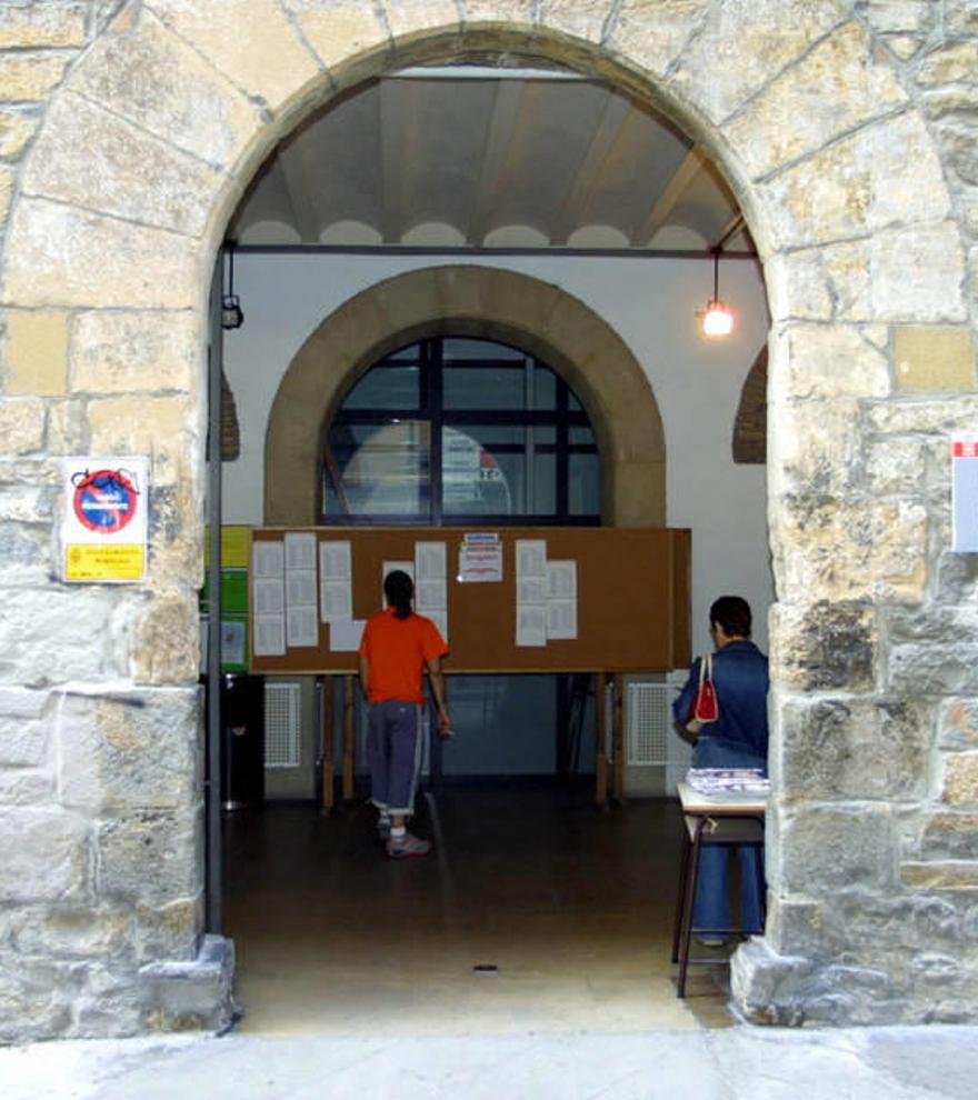 Eliminación de cursos de idiomas no oficiales